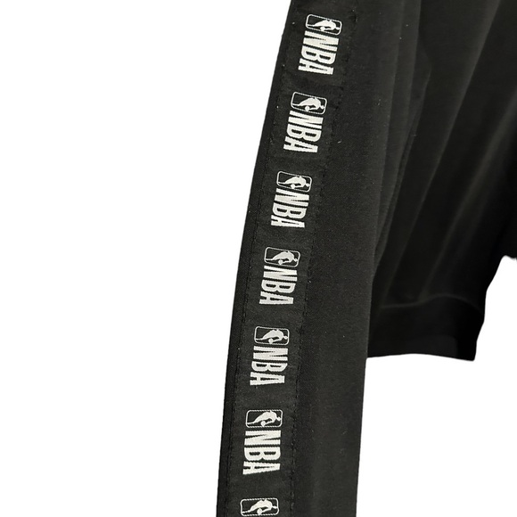 NBA Pullover Net Dry Black With Logos On Sleeve Basketball Crewneck Men’s Size L - Picture 7 of 7